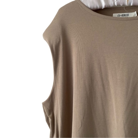 4TH RECKLESS Muscle Shoulder Padded Knit Top I Size: M - Picture 4 of 8